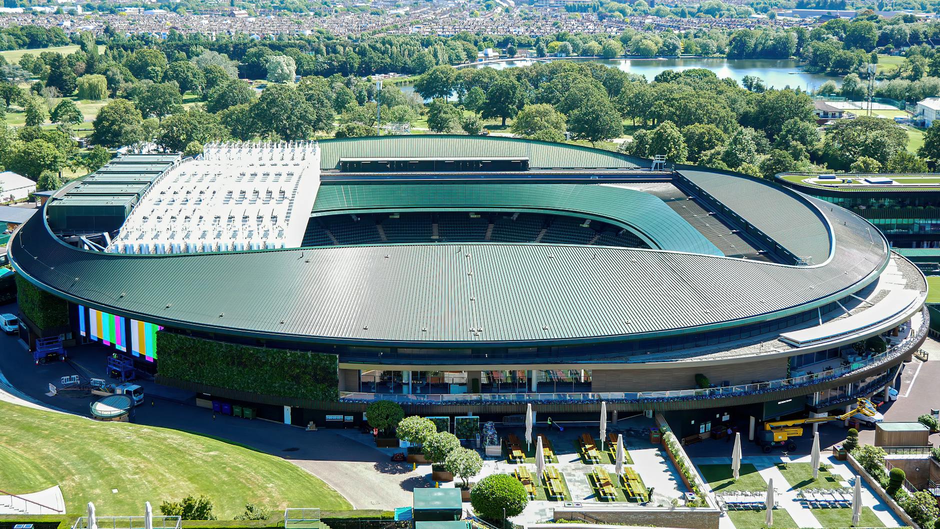 Centre Court at the All England Lawn Tennis and Croquet Club (AELTC)